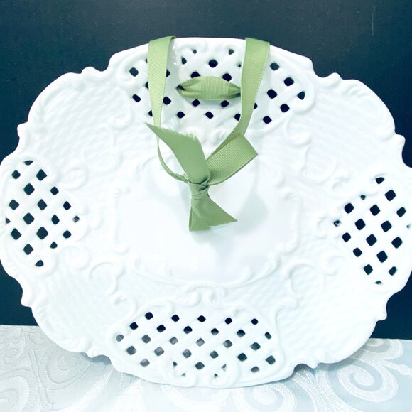 Two's Company12"White Oval Porcelain Plate,Reticulated Scalloped Lattice,Ribbon - Picture 1 of 3